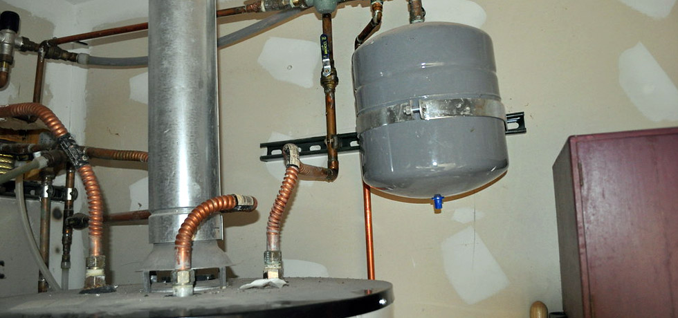 is it code to have an expansion tank on a water heater?